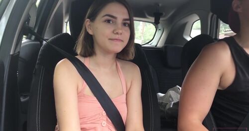 Секс с попутчицей в машине - смотреть русское порно видео бесплатно