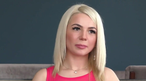 Симпатичная блондинка на порно кастинге Вудмана